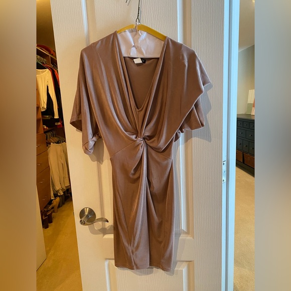 Dress - Picture 2 of 3